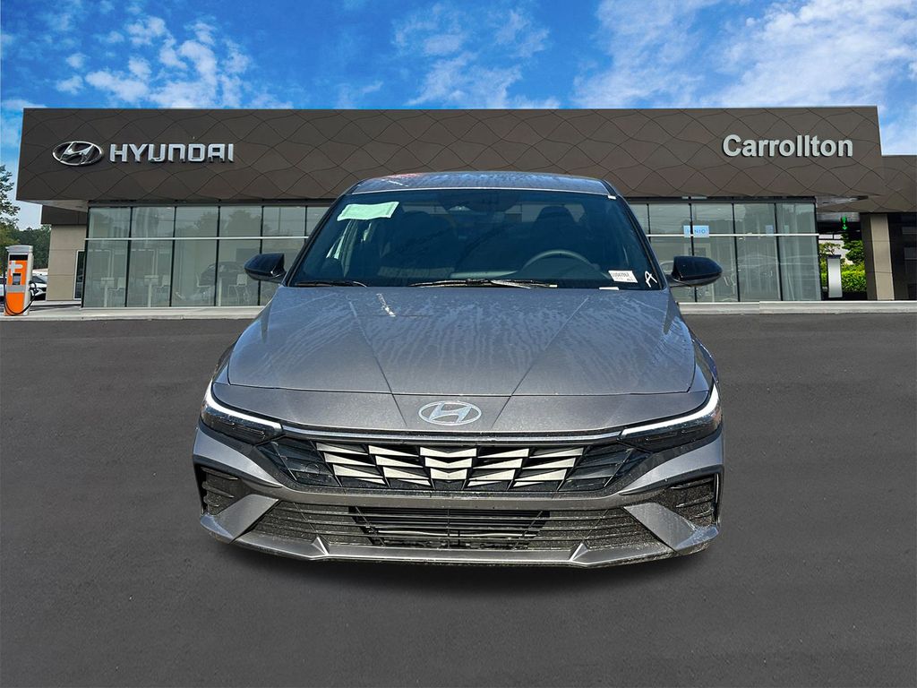 Used 2025 Silver Hyundai SEL Sport image 2
