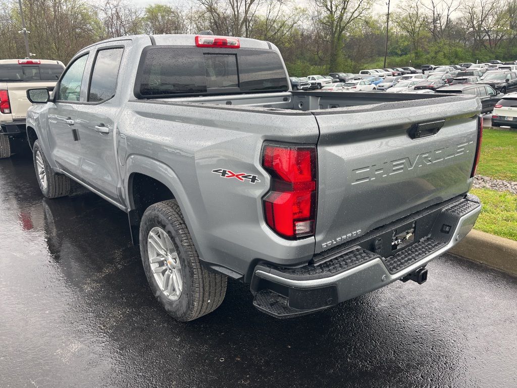 View vehicle photo 4