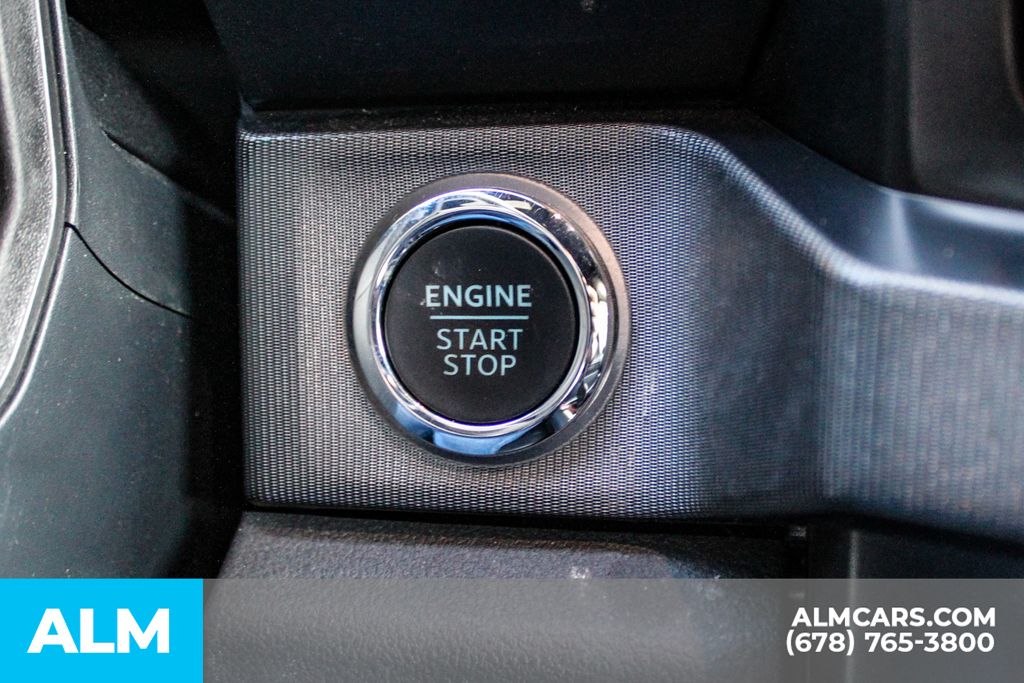 Used 2025 White Ford Platinum image 24
