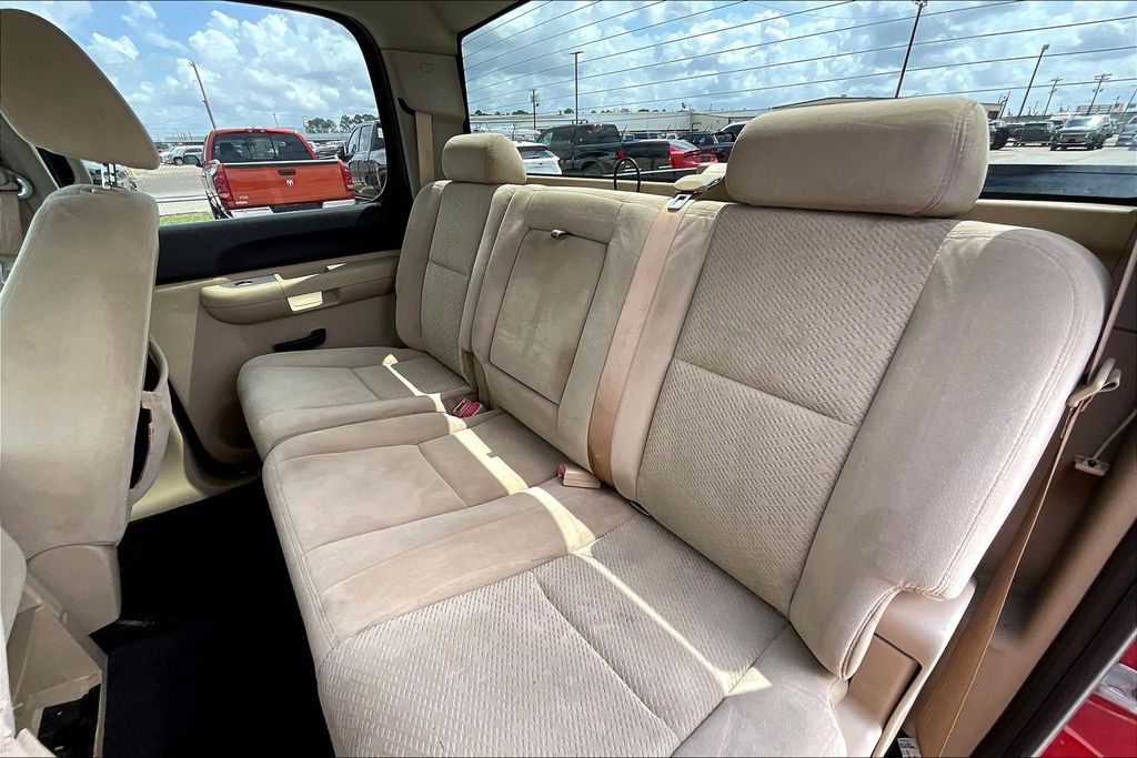 Used 2007 Chevrolet Silverado 1500 LT 4D Crew Cab