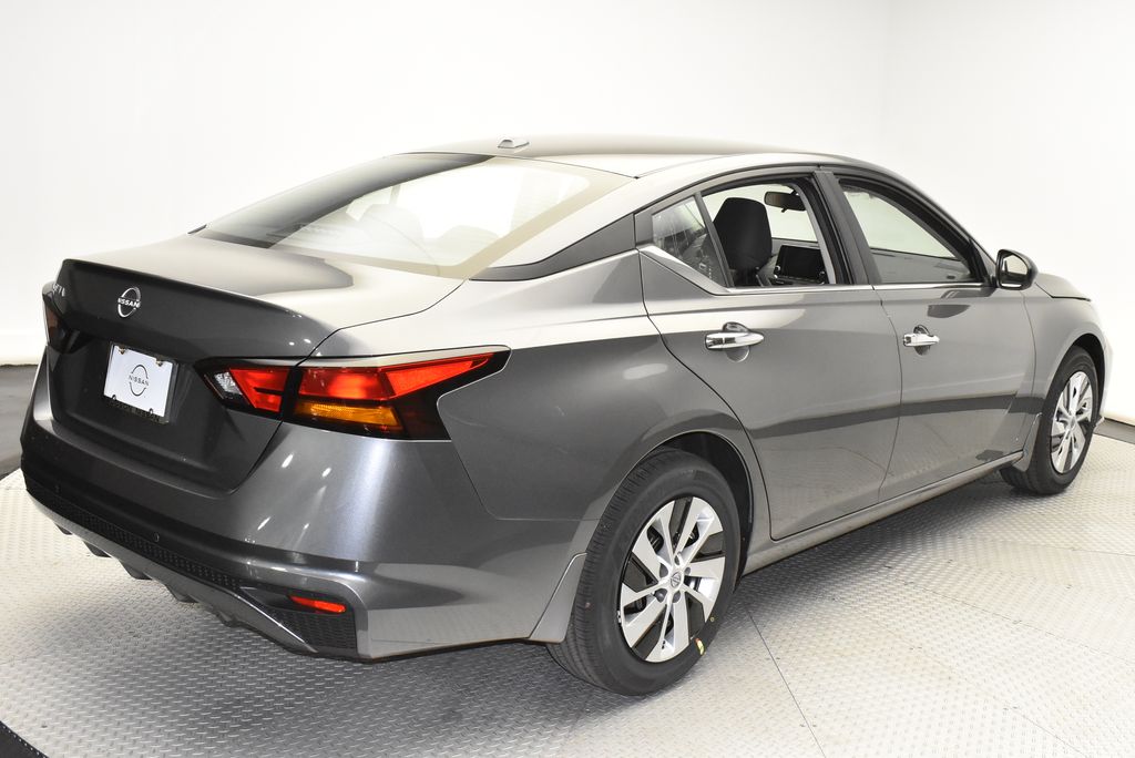 Thumbnail: 2025 Nissan Altima - 5