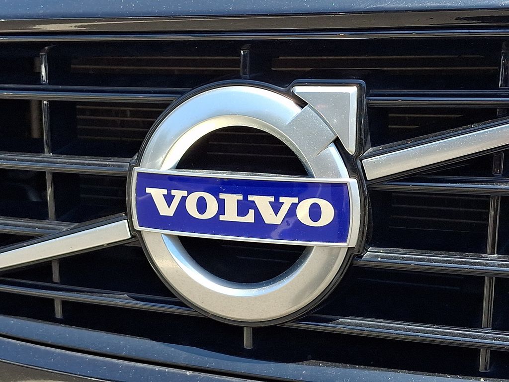 Thumbnail: 2016 Volvo V60 - 30