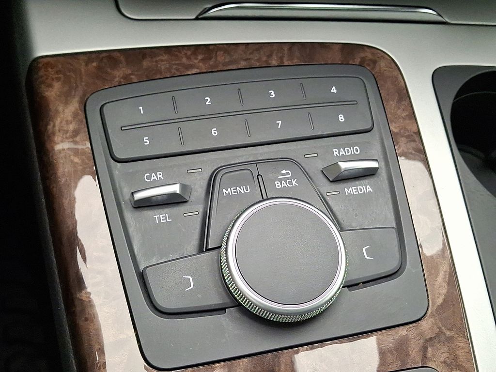 Thumbnail: 2018 Audi Q7 - 16