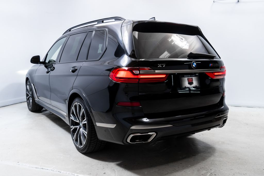 Used 2022 Black BMW M50i image 3