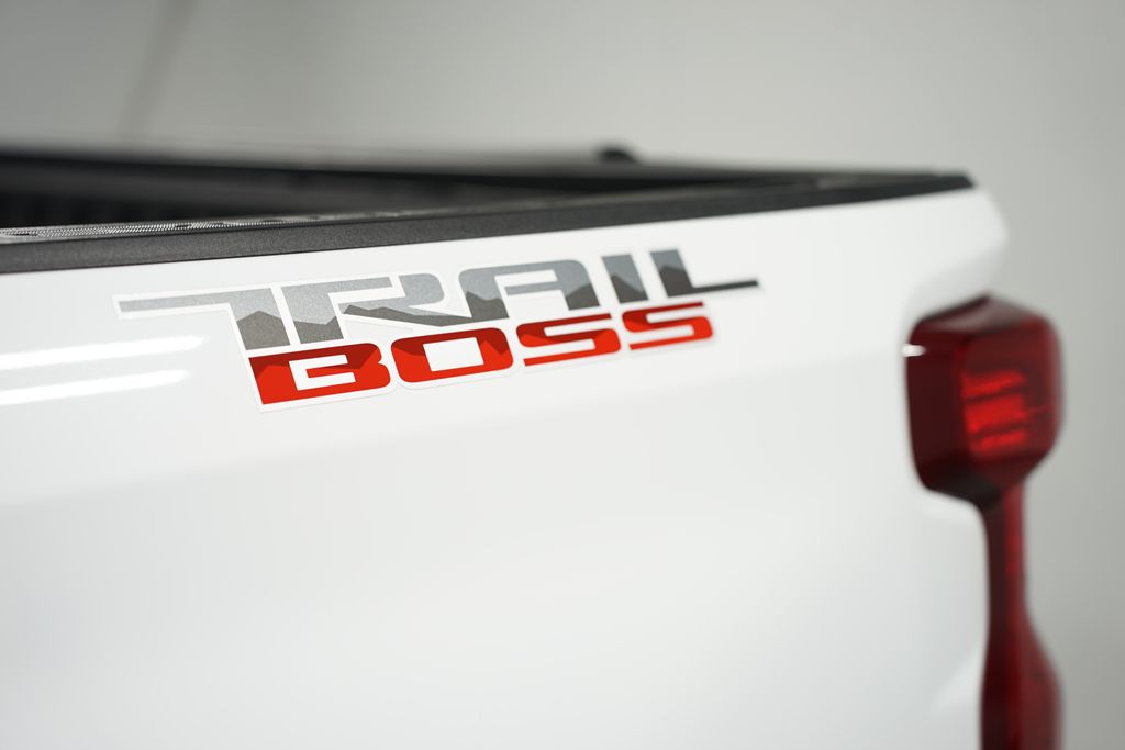 2025 Chevrolet Silverado 1500 Custom Trail Boss 13