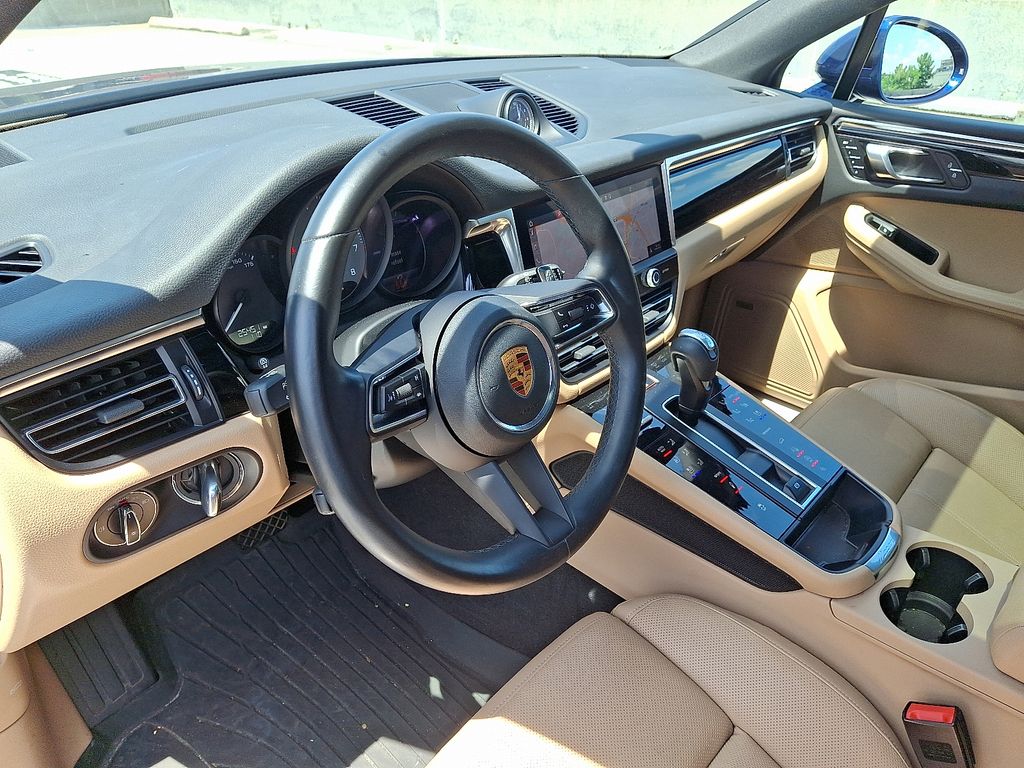 Thumbnail: 2022 Porsche Macan - 4