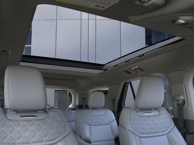 New 2026 Star White Metallic Tri-Coat Ford Platinum™ image 20