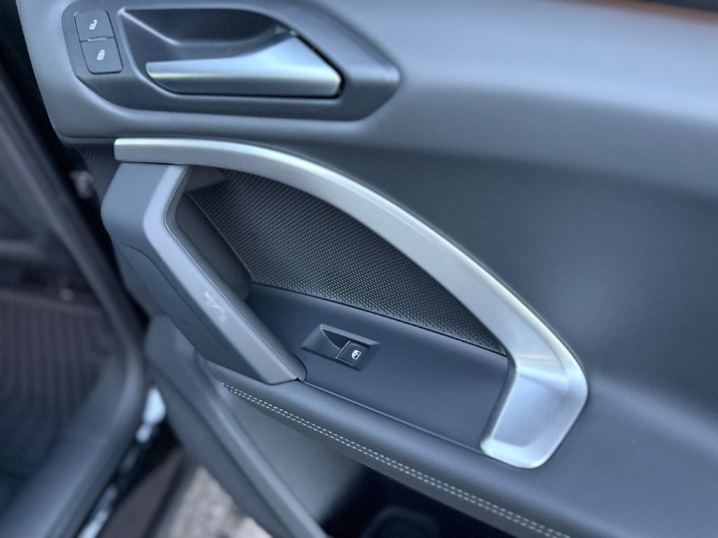 Thumbnail: 2025 Audi Q5 - 27