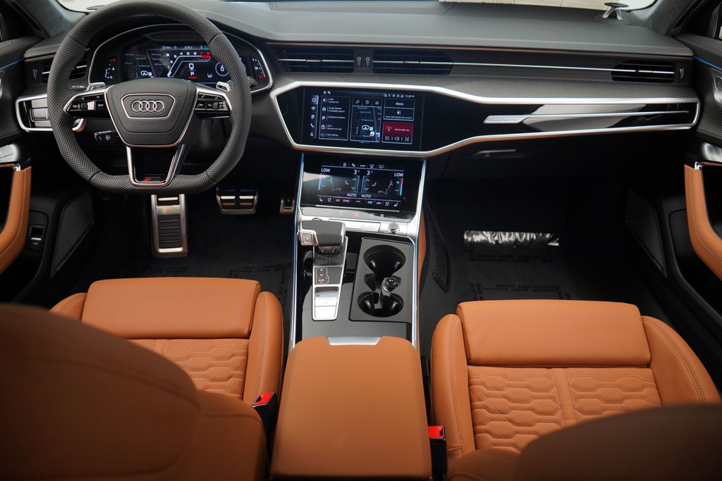 Thumbnail: 2025 Audi RS 6 - 14