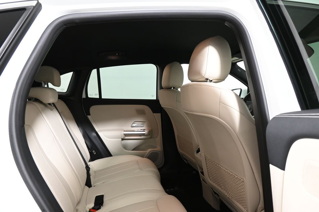 Thumbnail: 2025 Mercedes-Benz GLA - 26