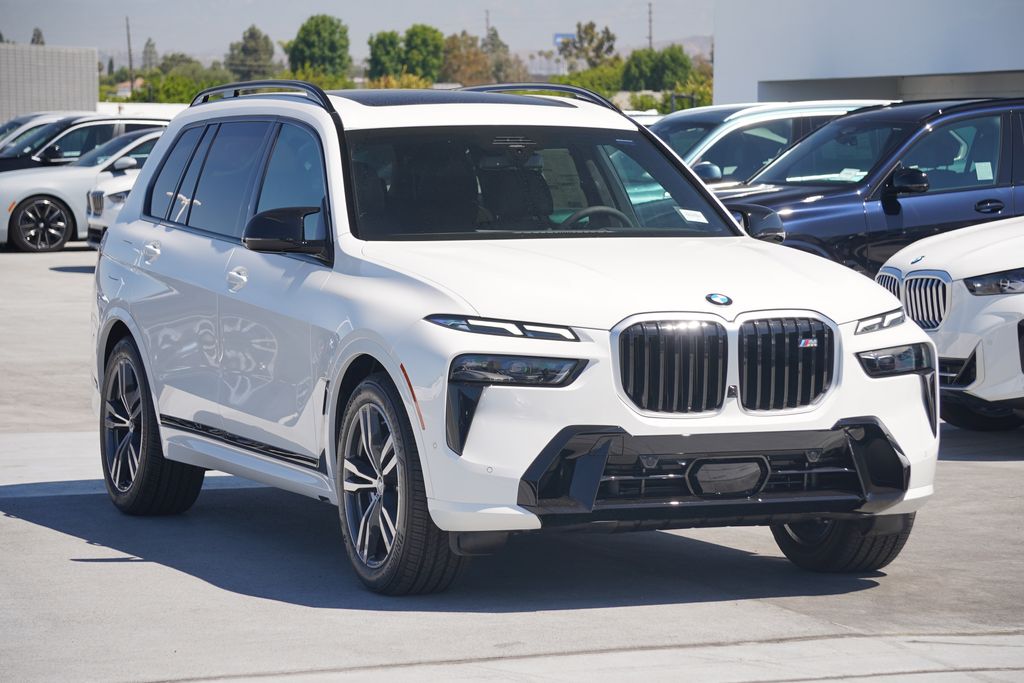 2025 BMW X7 M60i 3