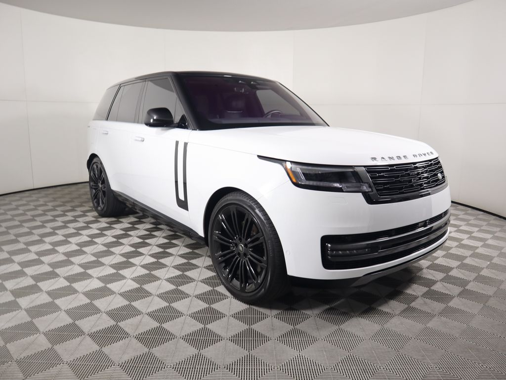 2023 Land Rover Range Rover SE 3