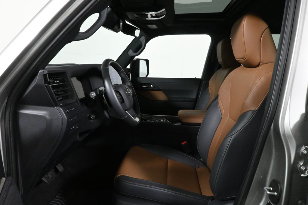 Thumbnail: 2025 Lexus GX - 3