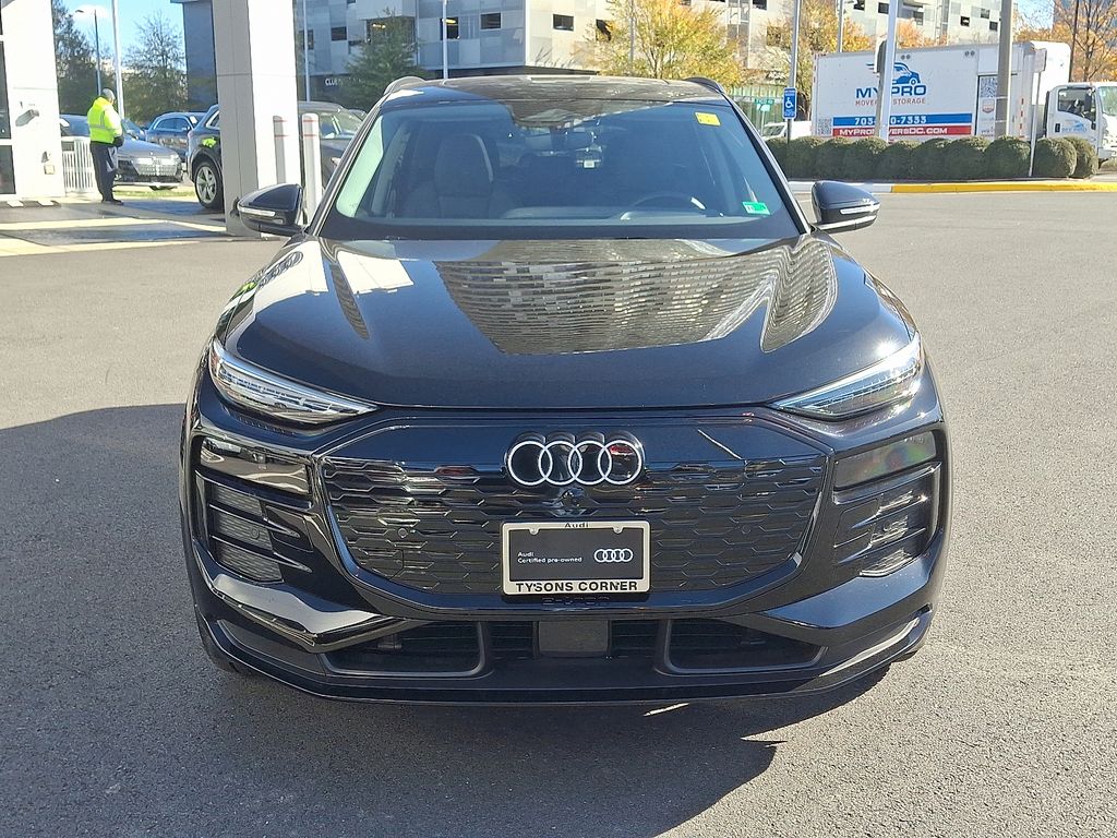 Thumbnail: 2025 Audi Q6 e-tron - 2