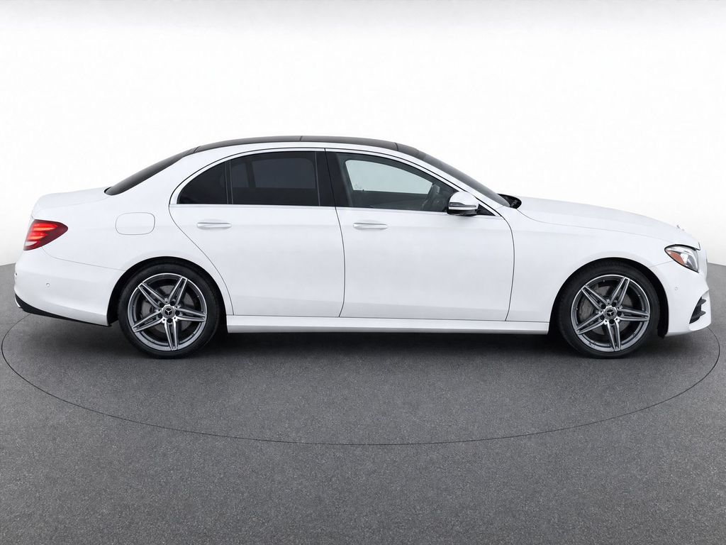 Thumbnail: 2019 Mercedes-Benz E-Class - 30