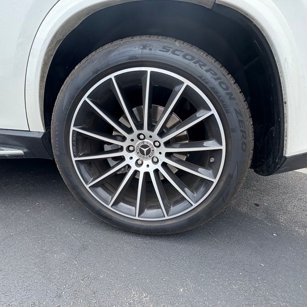 Certified Used 2023 MANUFAKTUR Diamond White Metallic Mercedes-Benz GLE 450 image 9