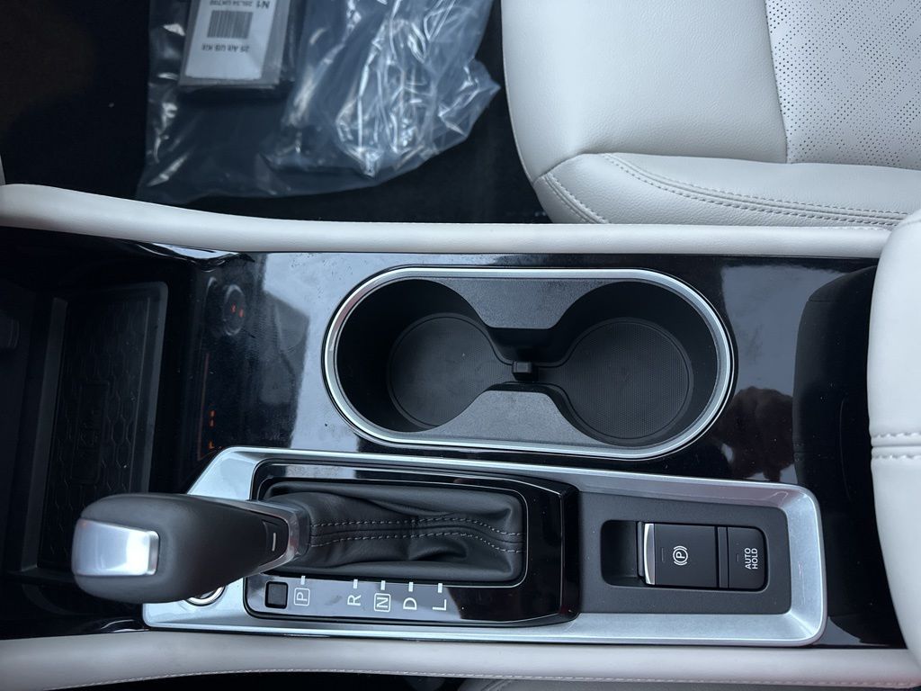2025 Pearl White Tricoat Nissan Altima 2.5 SL FWD Sedan