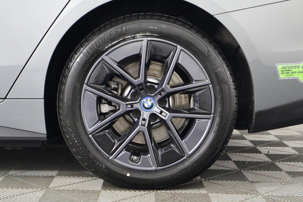 Thumbnail: 2023 BMW i4 - 16