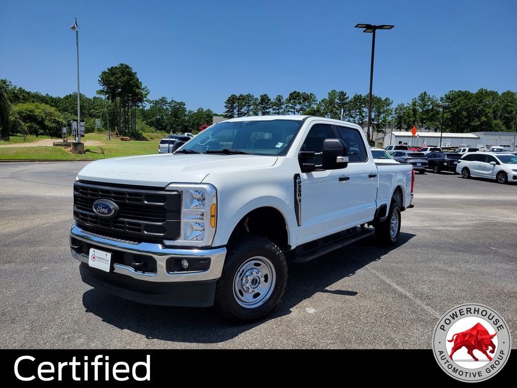 Oxford White 2024 Ford F-250 Super Duty Pickup Truck Four-Wheel Drive Automatic