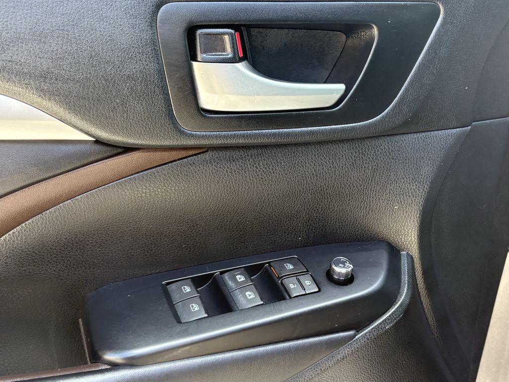 2019 Toyota Highlander XLE Gray at Gullo Toyota