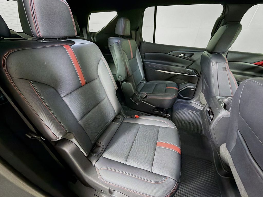Used 2024 Chevrolet Traverse SUV