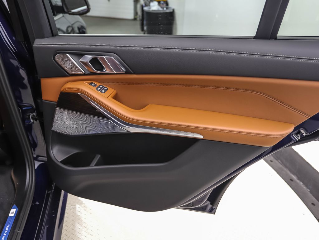 Thumbnail: 2026 BMW X7 - 27