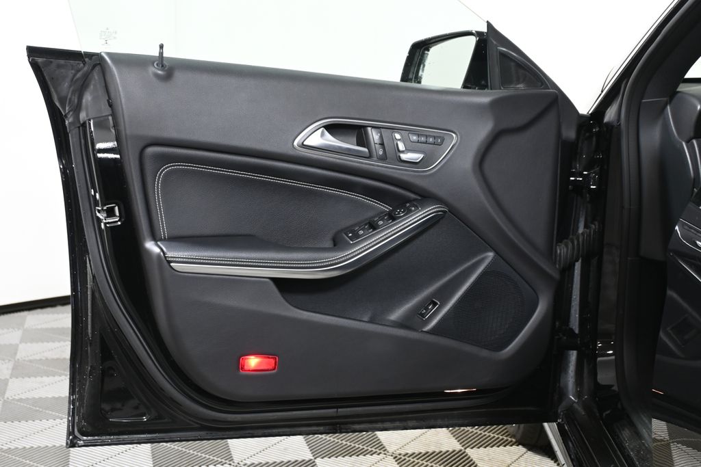 2018 Mercedes-Benz CLA 250 30