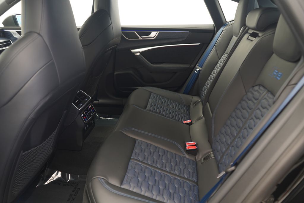 Thumbnail: 2025 Audi RS 7 - 9