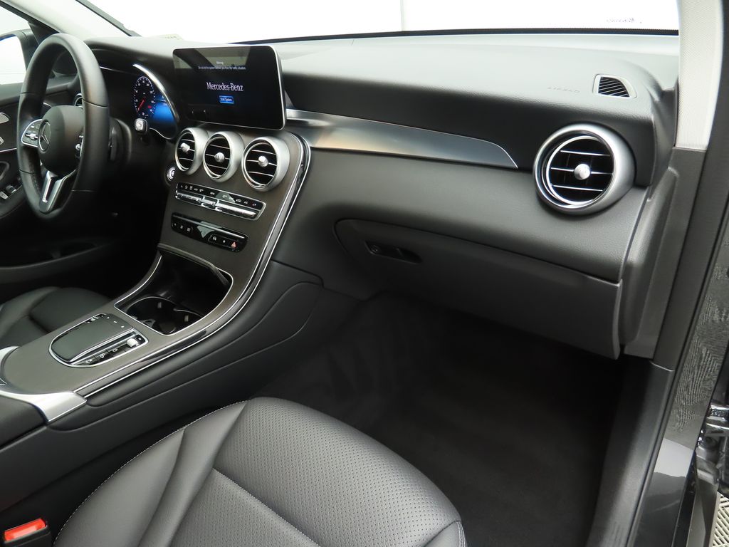 Thumbnail: 2022 Mercedes-Benz GLC - 17