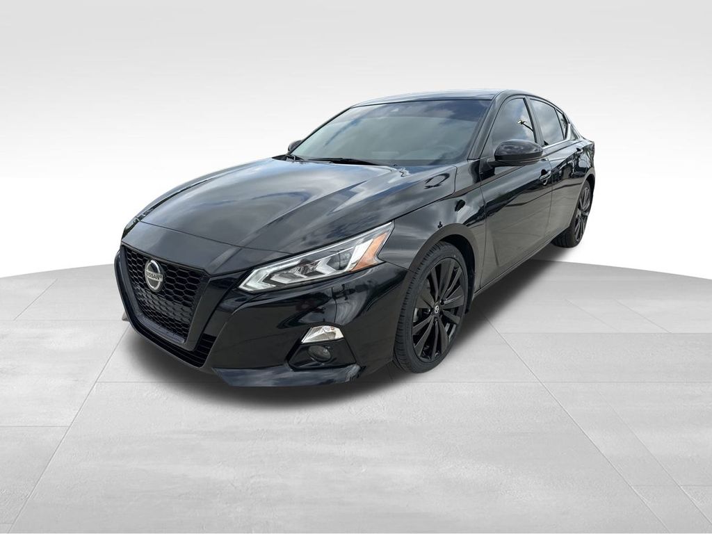 2022 Super Black Clearcoat Nissan Altima 2.5 SR FWD Sedan