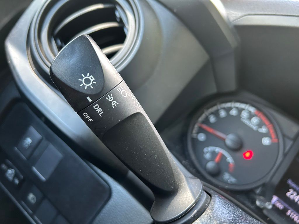 2021 Toyota Tacoma SR 25