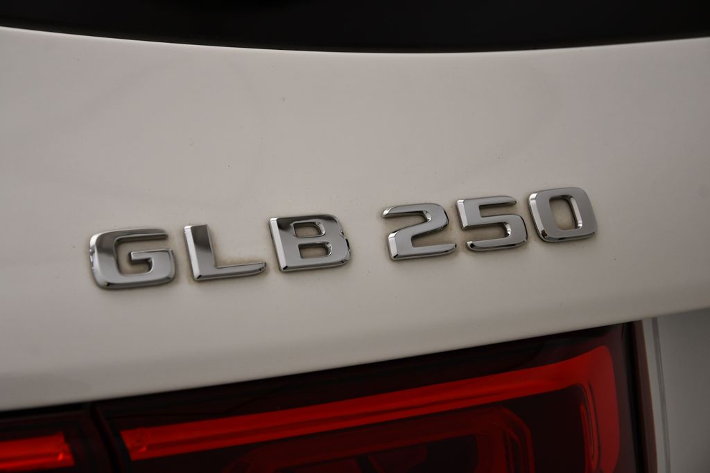 2021 Mercedes-Benz GLB 250 9