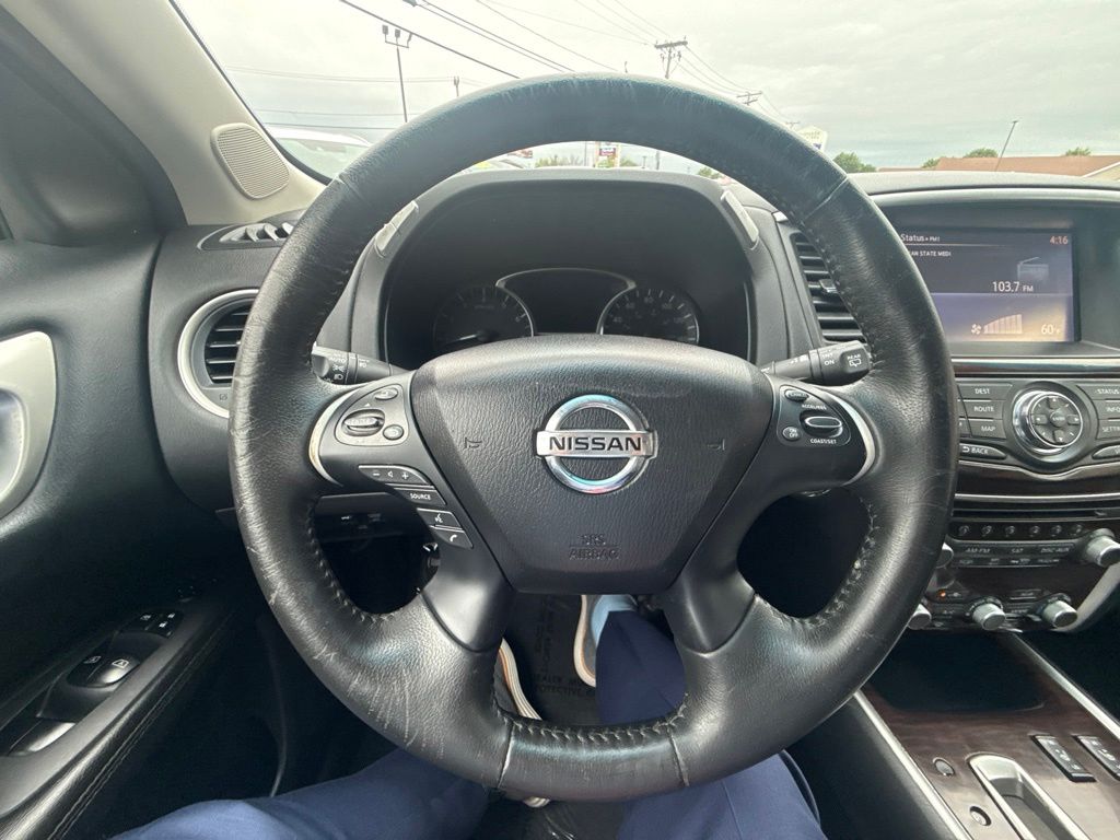 Used 2014 Black Nissan SL image 20