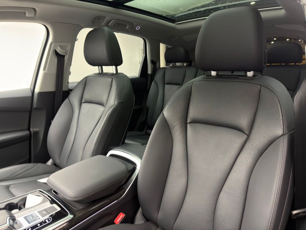 Thumbnail: 2023 Audi Q7 - 8