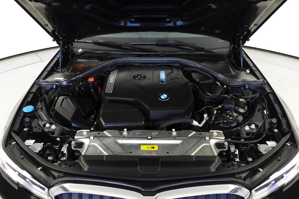 Thumbnail: 2022 BMW 3 Series - 6