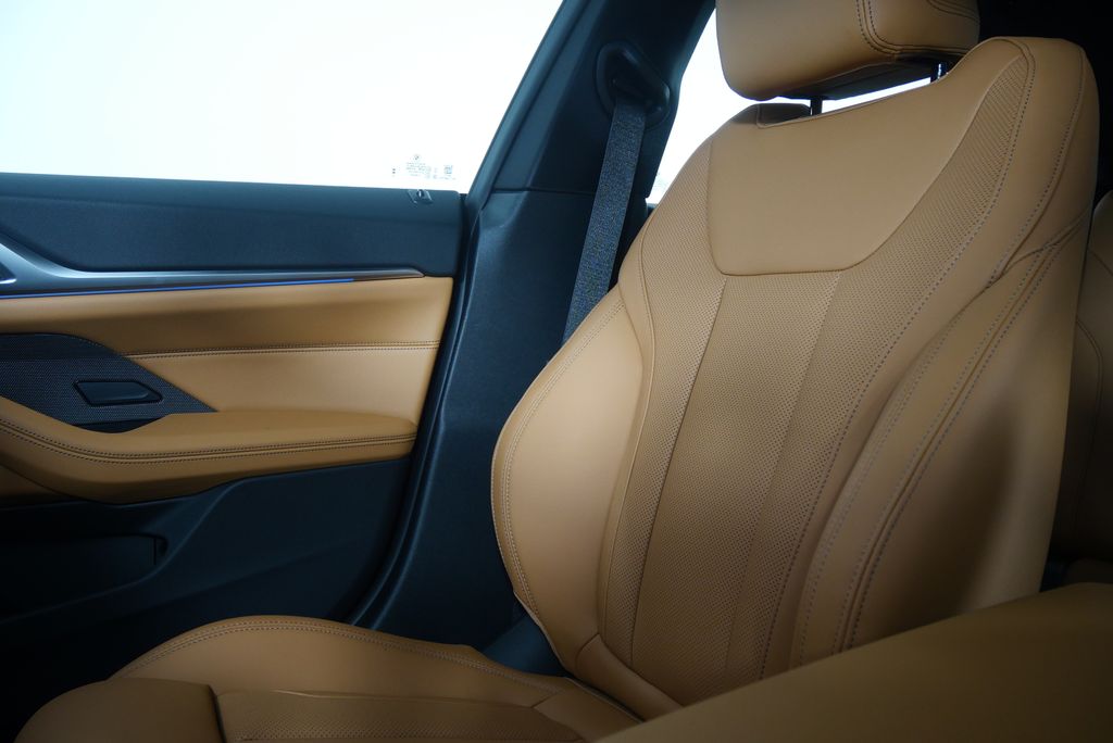 Thumbnail: 2026 BMW i4 - 24