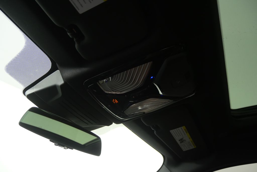 Thumbnail: 2025 BMW X6 - 20