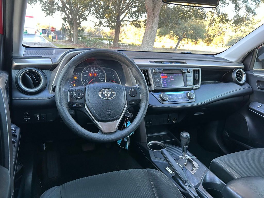 Thumbnail: 2013 Toyota RAV4 - 12