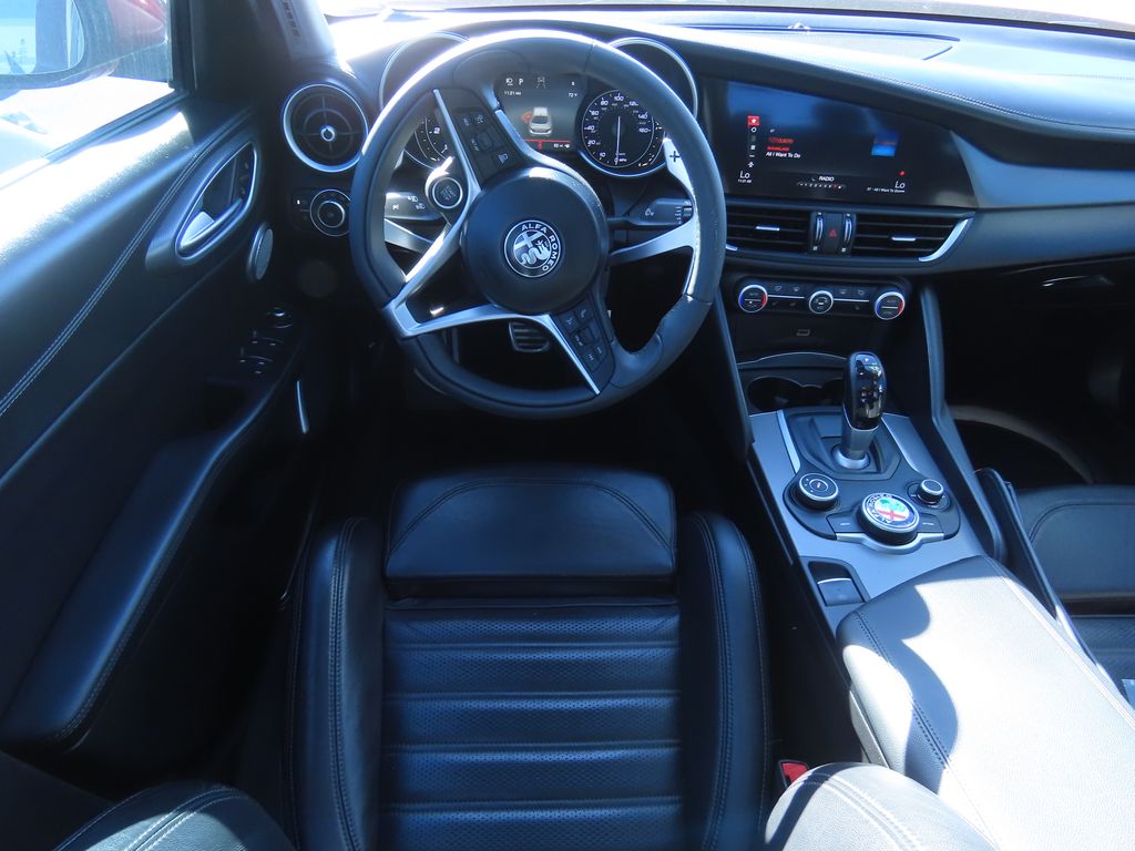 Thumbnail: 2019 Alfa Romeo Giulia - 5