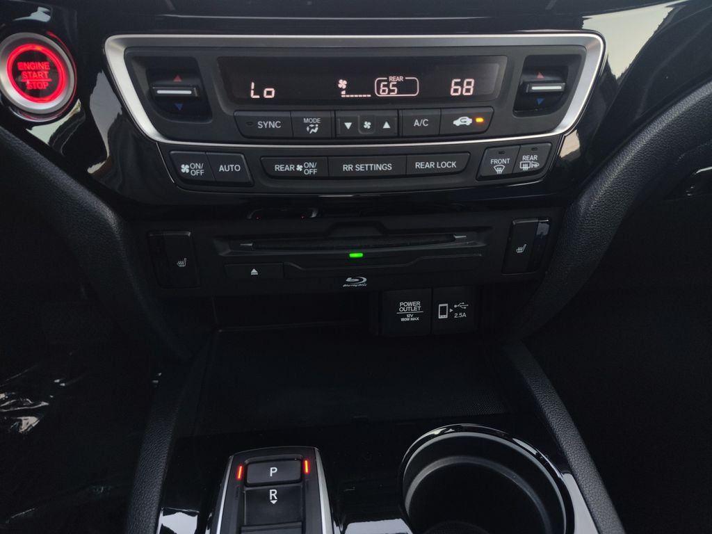 Used Car 2022 Honda Pilot  Touring For Sale Under $30,000 In Austin, Texas