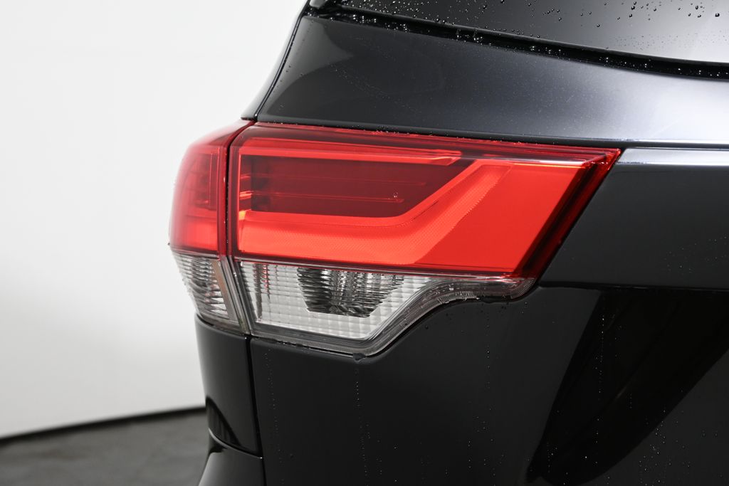 Thumbnail: 2018 Toyota Highlander - 12