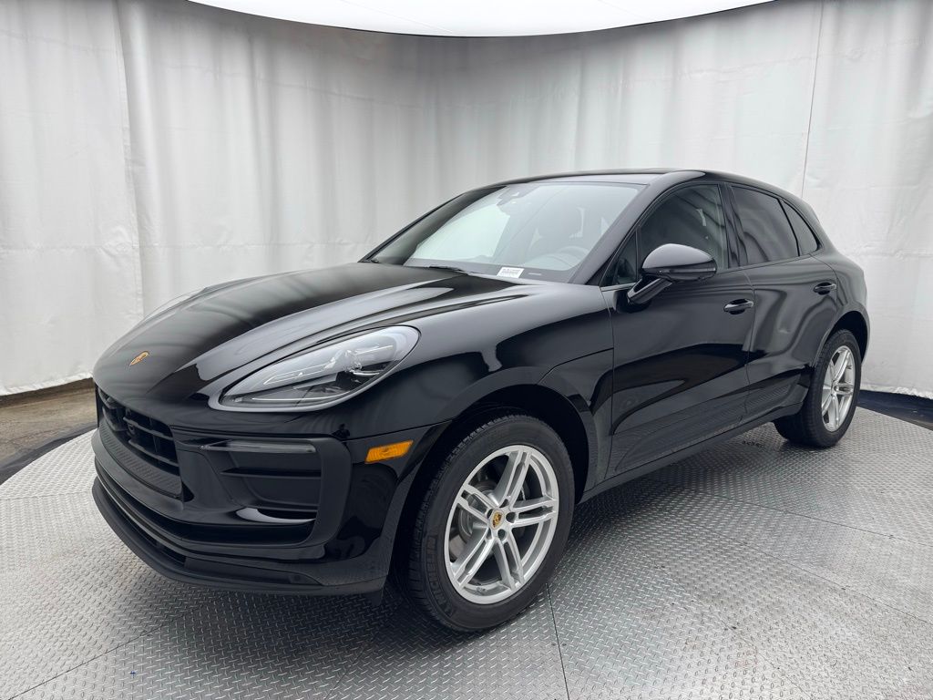 Thumbnail: 2025 Porsche Macan - 1