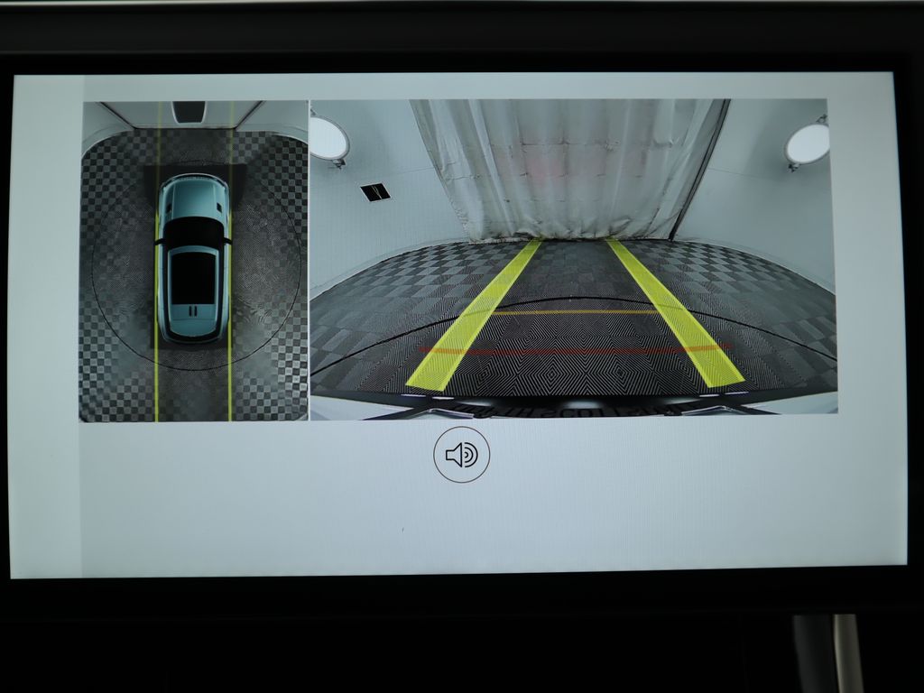 Thumbnail: 2025 Land Rover Range Rover Sport - 16