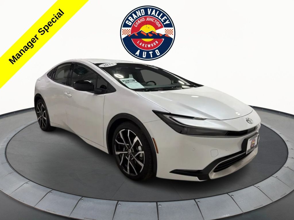 White (Wind Chill Pearl) 2023 Toyota Prius Prime XSE FWD Hatchback Front-Wheel Drive Automatic