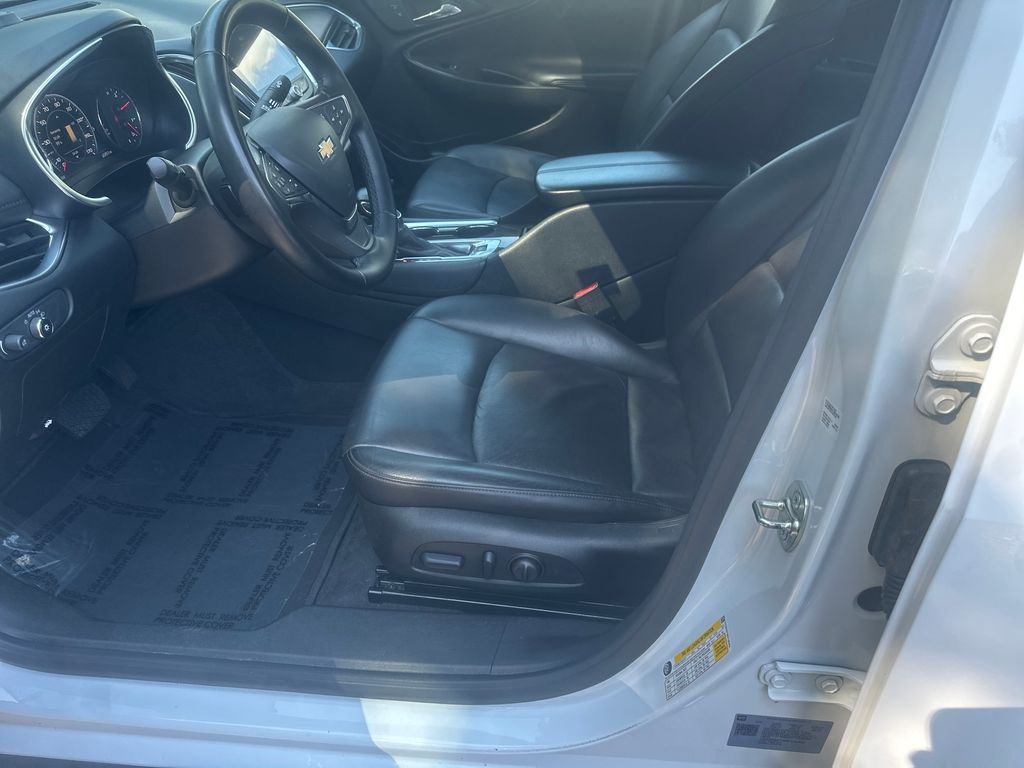 Used 2024 White Chevrolet LT image 7