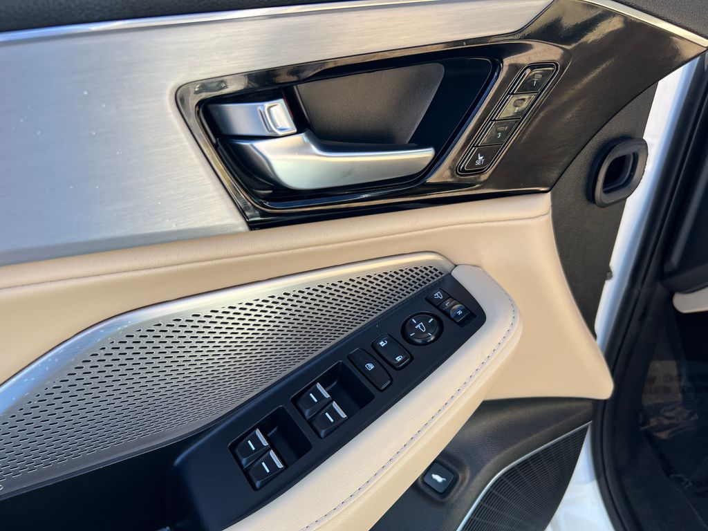 Thumbnail: 2023 Acura MDX - 13