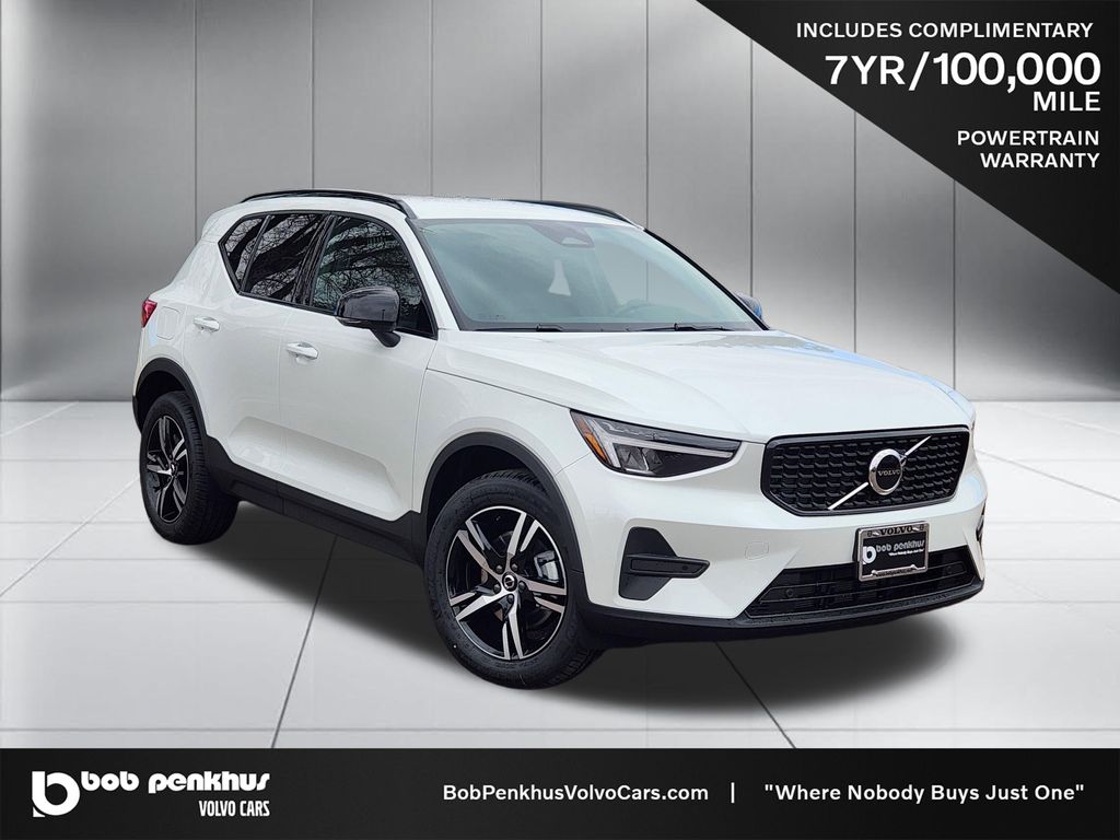 2026 Volvo XC40 B5 Core