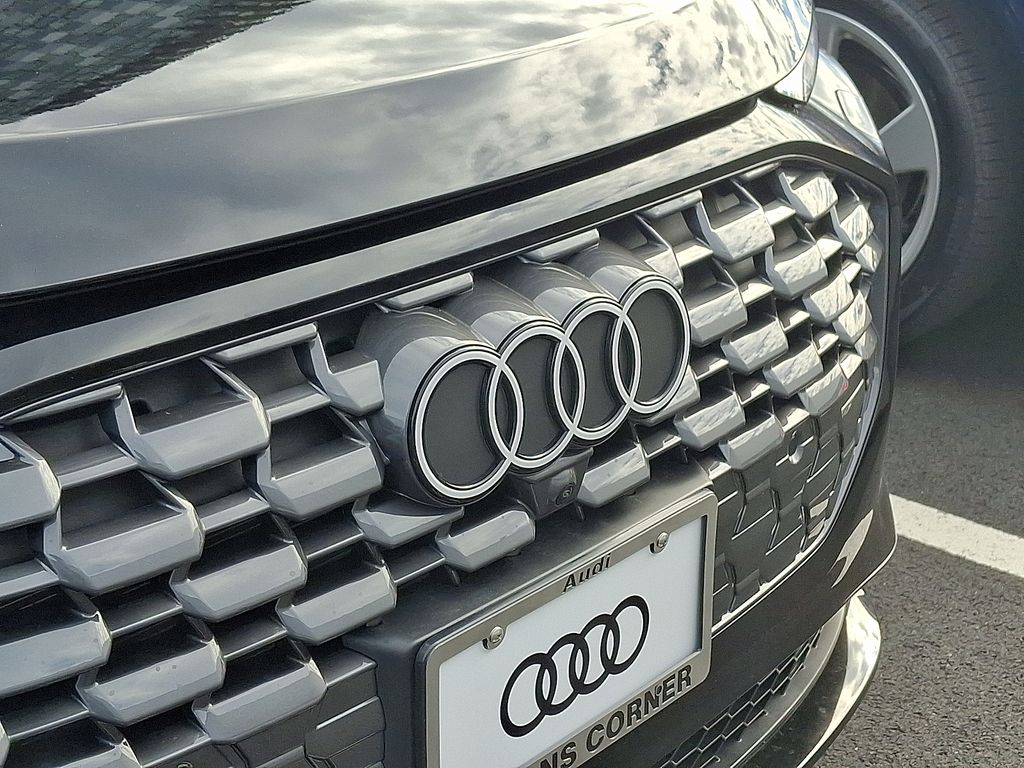 Thumbnail: 2025 Audi Q5 - 3