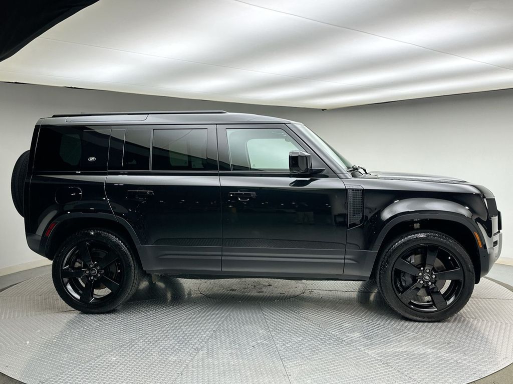 Thumbnail: 2023 Land Rover Defender - 4