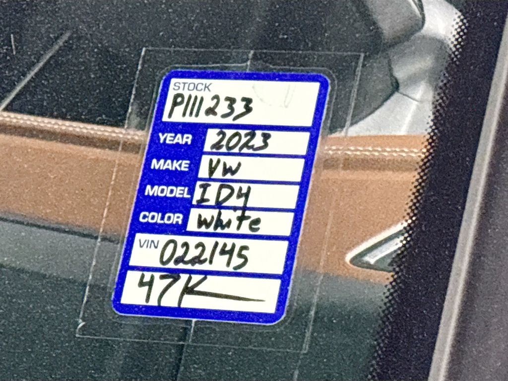 2023 Volkswagen ID.4 Pro